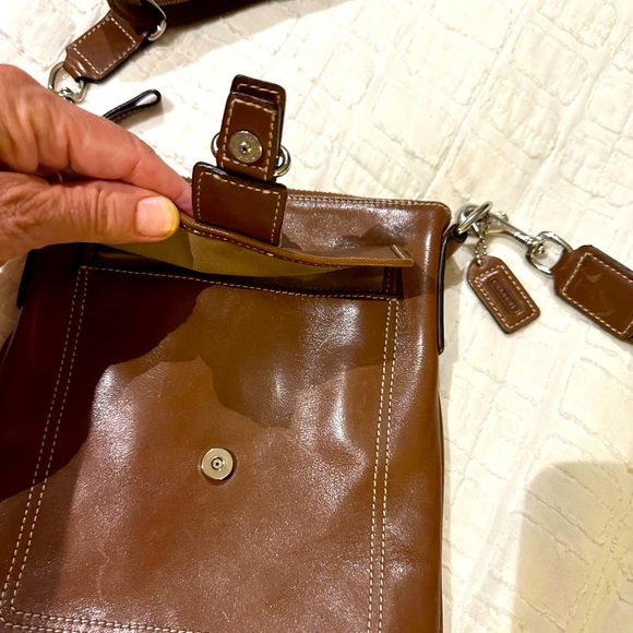 Coach Like New Vintage Leather Crossbody Bag - Picture 3 of 6
